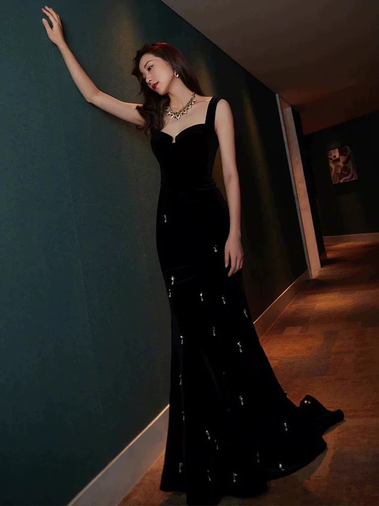 Elegant Sheath Straps Sleeveless Black Velvet Silver Beads Long Prom Dresses