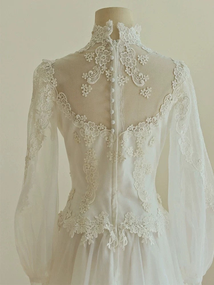 Chic A line Sweetheart Lace Long Sleeves White Wedding Dresses