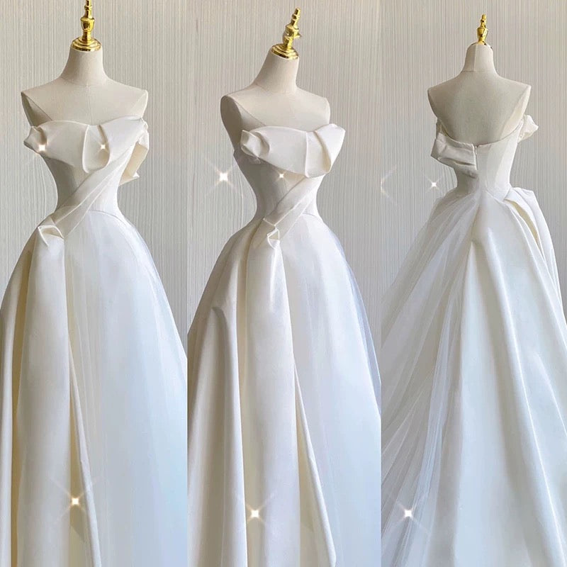 Chic Ball Gown Sweetheart Satin Long White Wedding Dresses