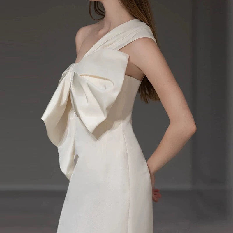 Sexy Sheath One Shoulder Satin Long White Wedding Dresses With Bow