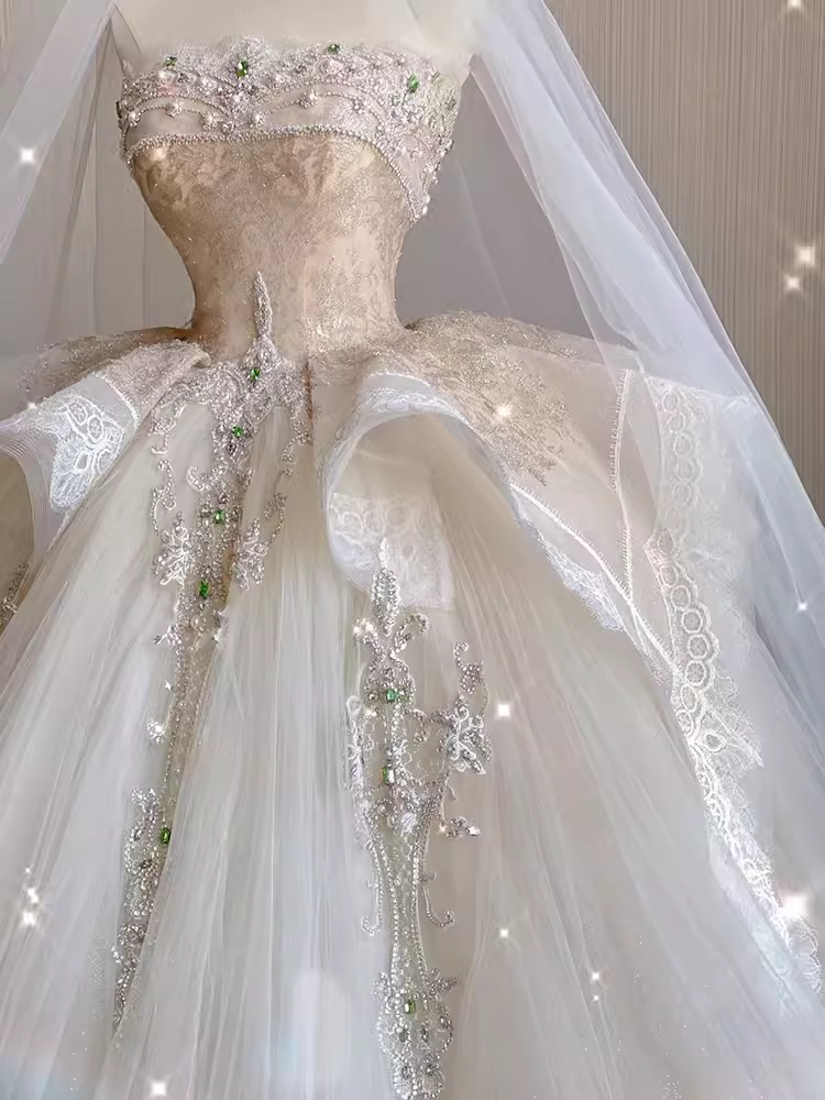 Vintage Ball Gown Strapless Tulle White Wedding Dresses