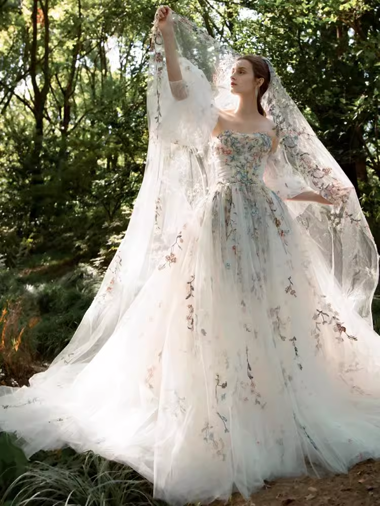 Luxury Ball Gown Off The Shoulder Short Sleeves Flowers Lace Wedding Dress