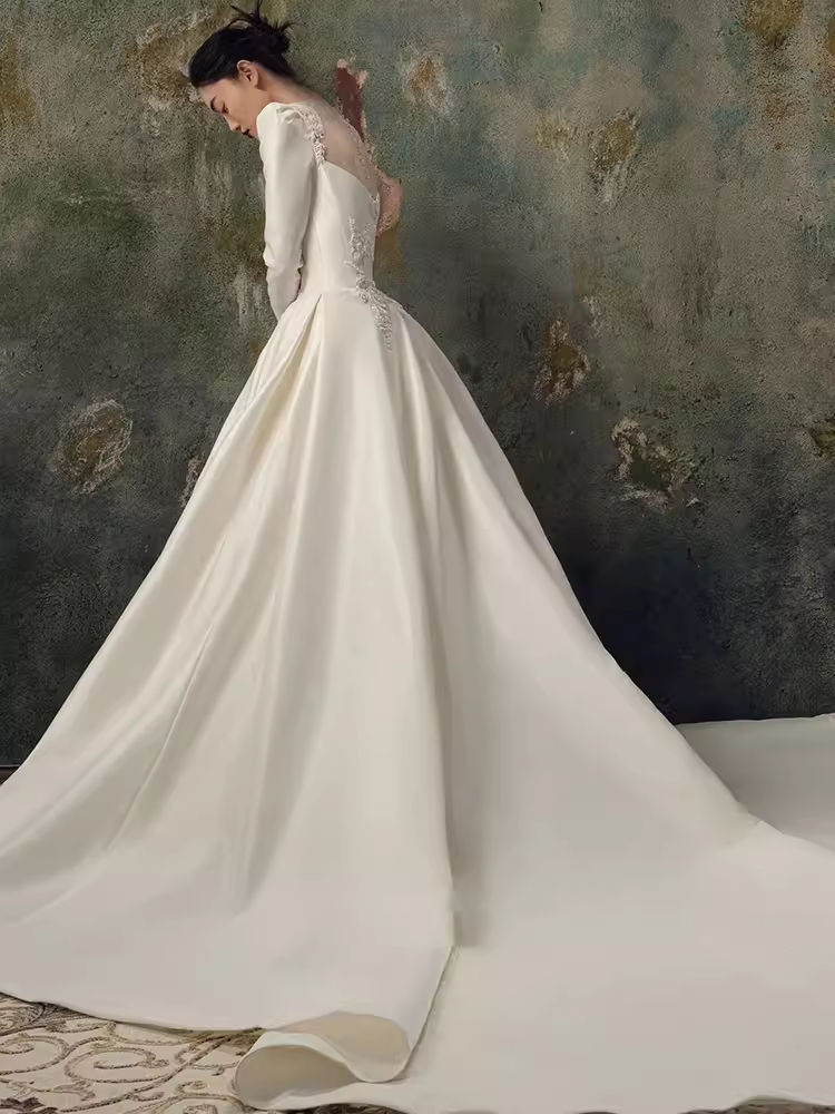 Luxury Ball Gown Long Sleeves White Lace Wedding Dress