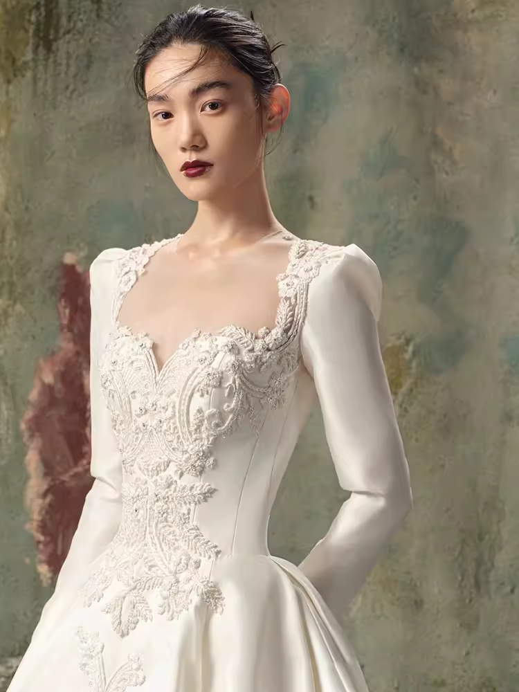 Luxury Ball Gown Long Sleeves White Lace Wedding Dress