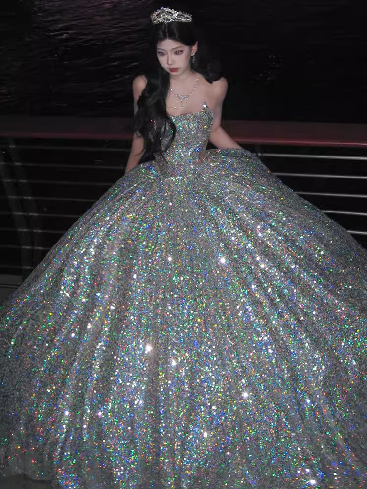Luxury Ball Gown Strapless Sleeveless Silver Sequin Wedding Dress