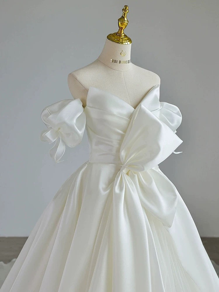 Simple Ball Gown Sweetheart Satin Long White Wedding Dresses With Bow