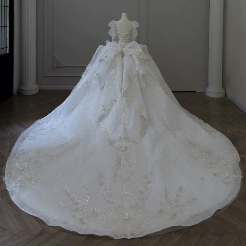 Dreamy Ball Gown Sweetheart Long Sleeves White Lace Wedding Dresses With Beads