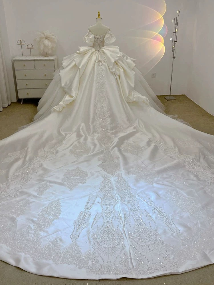 Dreamy Ball Gown Sweetheart Short Puffy Sleeves White Lace Wedding Dresses With Beads