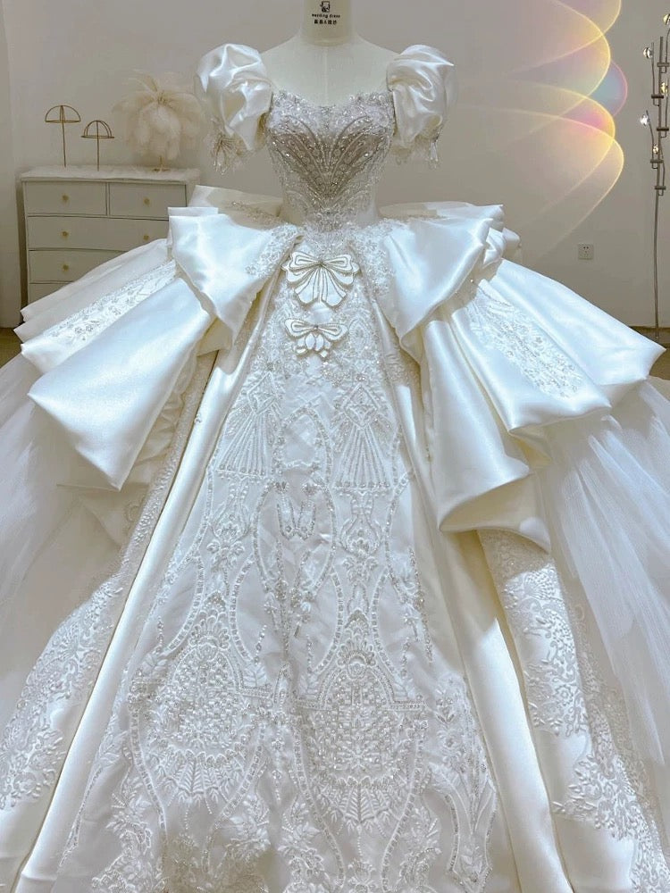 Dreamy Ball Gown Sweetheart Short Puffy Sleeves White Lace Wedding Dresses With Beads