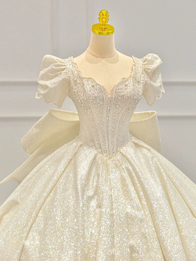 Dreamy Ball Gown Sweetheart Short Sleeves White Lace Wedding Dresses With Beads