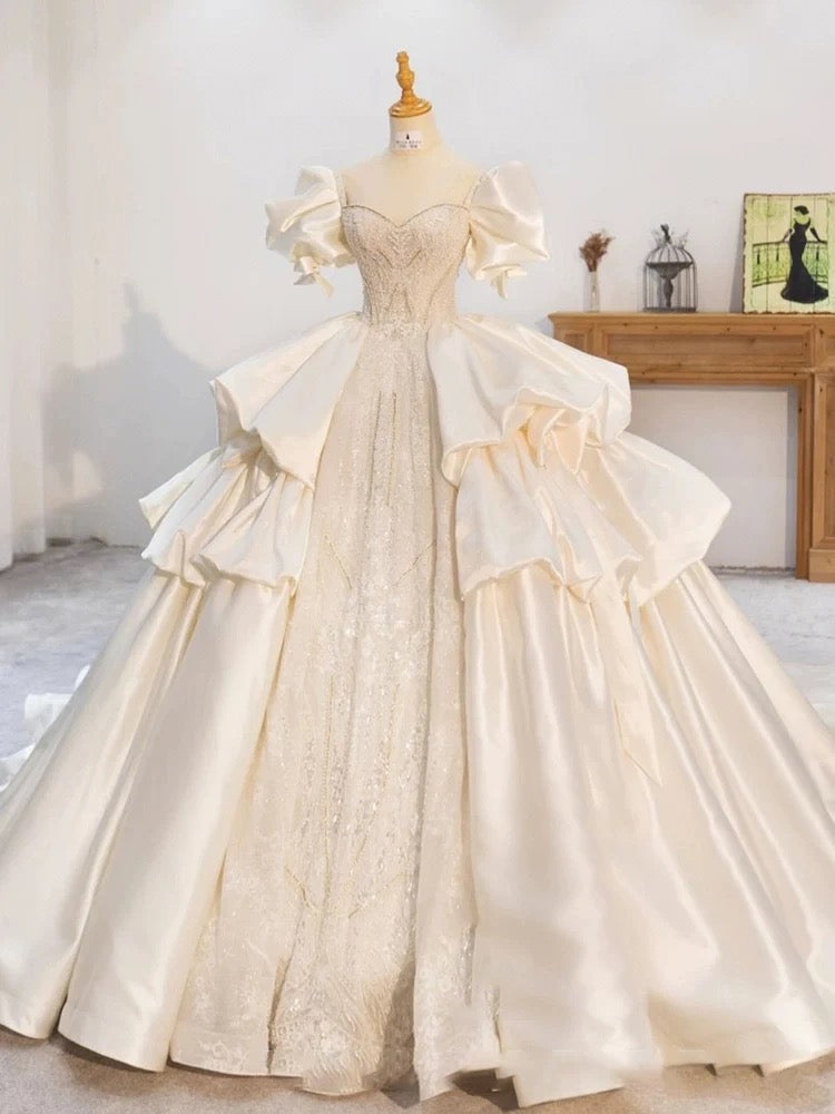 Dreamy Ball Gown Sweetheart Short Sleeves White Lace Wedding Dresses With Beads