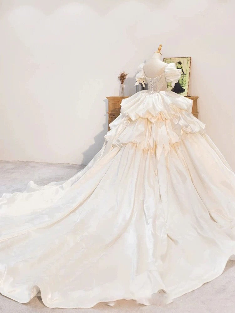 Dreamy Ball Gown Sweetheart Short Sleeves White Lace Wedding Dresses With Beads