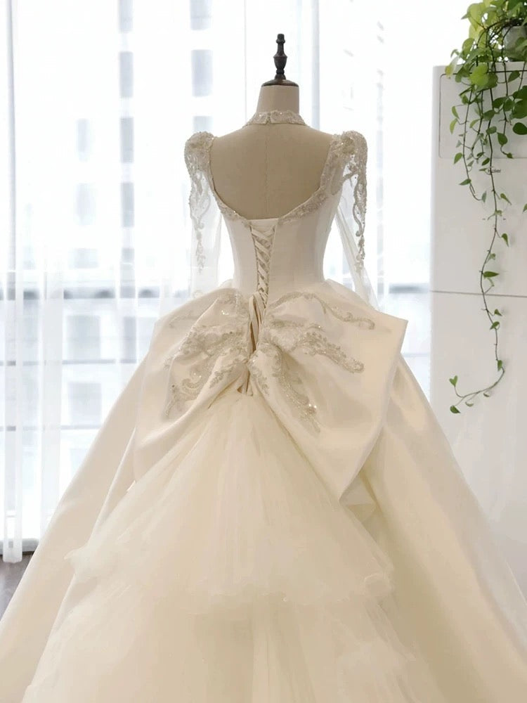 Simple Ball Gown Sweetheart White Long Sleeves Satin Wedding Dresses With Beads