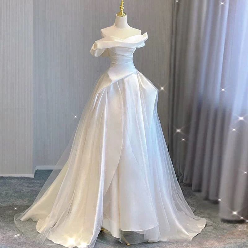 Sexy Ball Gown Off The Shoulder Satin Long White Wedding Dresses With Ruffles