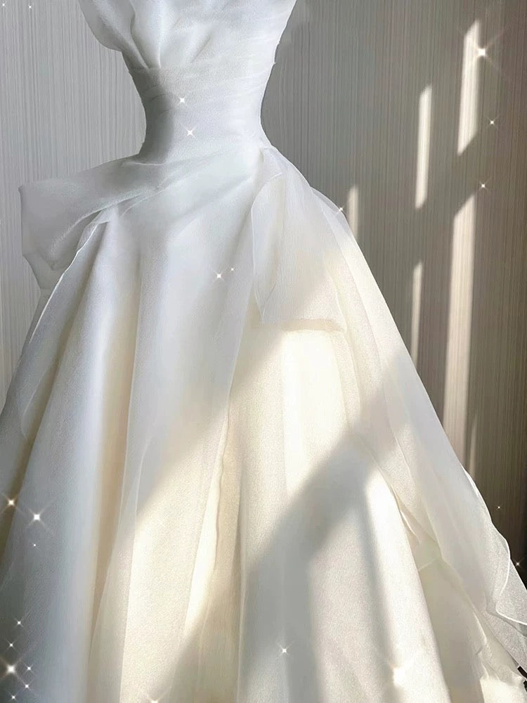 Timeless Ball Gown Strapless Tulle Long White Wedding Dresses With Ruffles