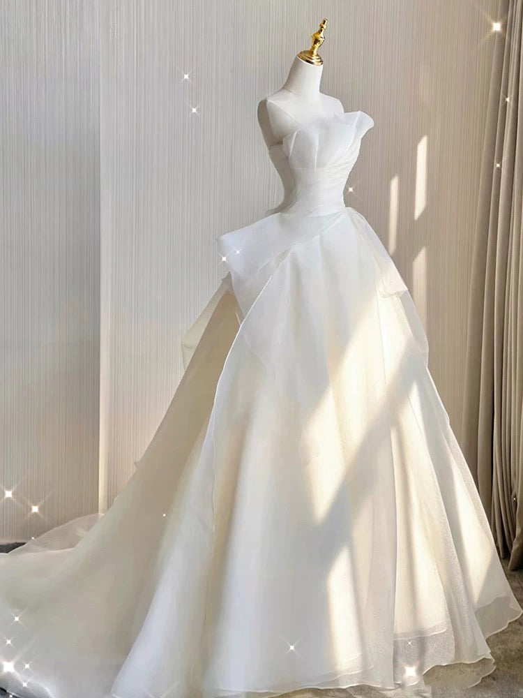 Timeless Ball Gown Strapless Tulle Long White Wedding Dresses With Ruffles
