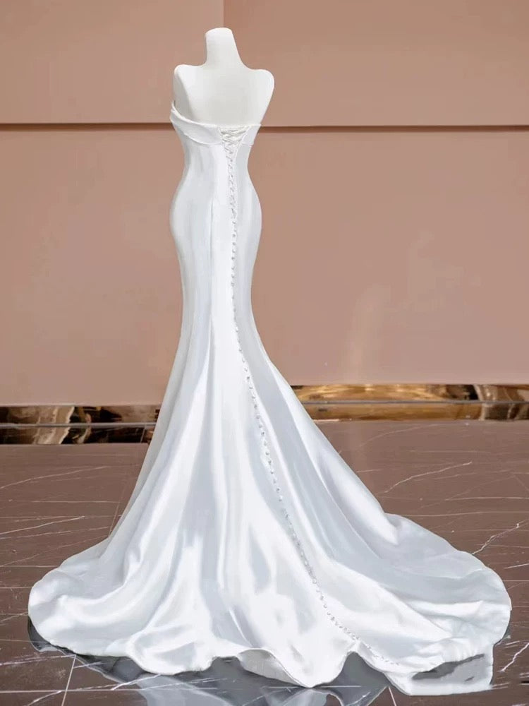 Timeless Mermaid Strapless Satin Long White Wedding Dresses With Buttons