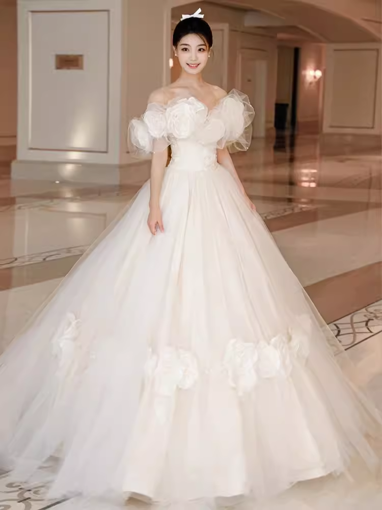Luxury Ball Gown Short Sleeves Tulle White Wedding Dress