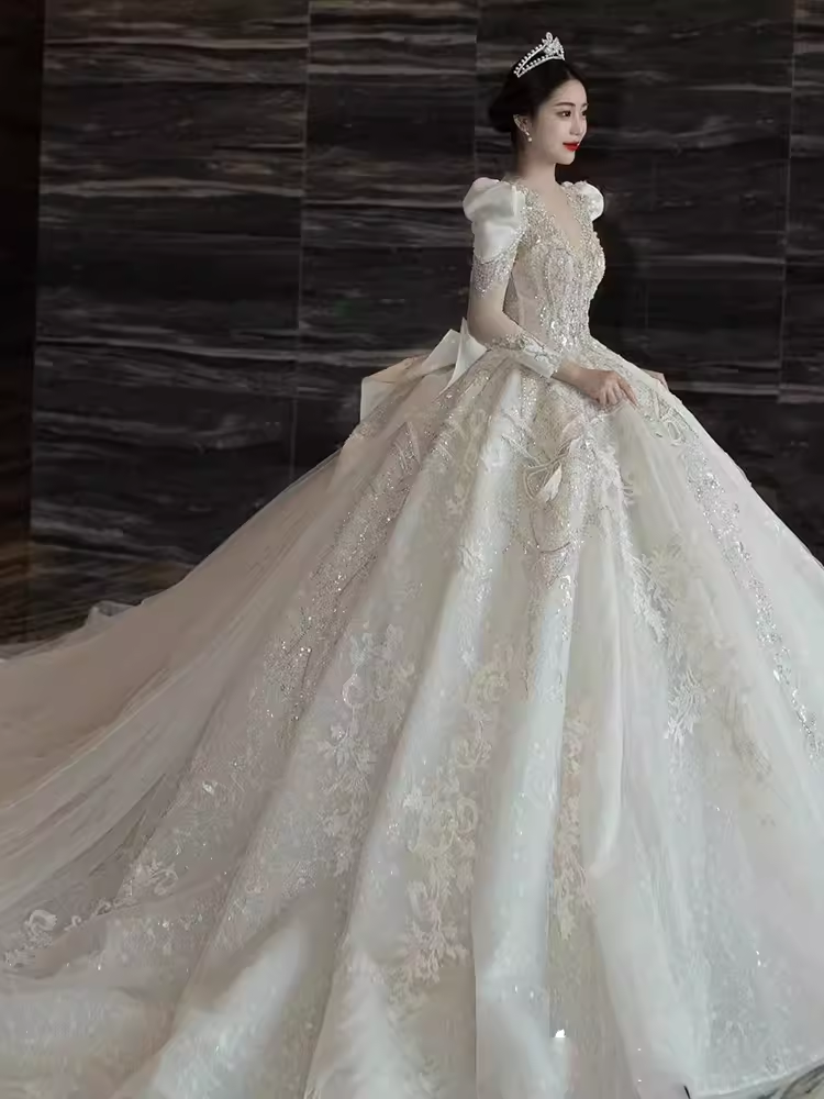 Luxury Ball Gown Long Sleeves Lace White Wedding Dress