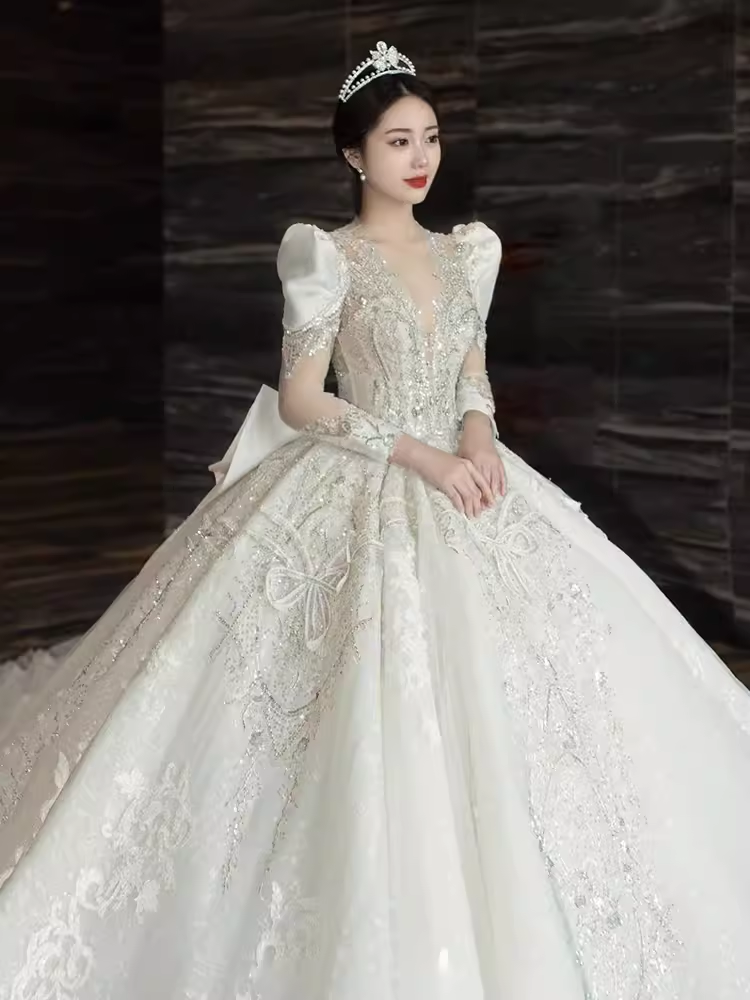 Luxury Ball Gown Long Sleeves Lace White Wedding Dress