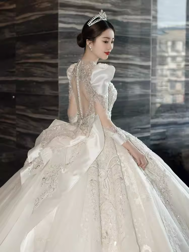 Luxury Ball Gown Long Sleeves Lace White Wedding Dress