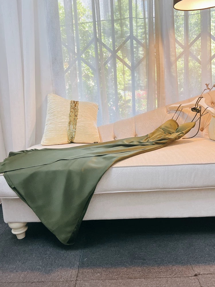 Sexy Sheath Spaghetti Straps Sleeveless Green Silk Satin Long Prom Dresses
