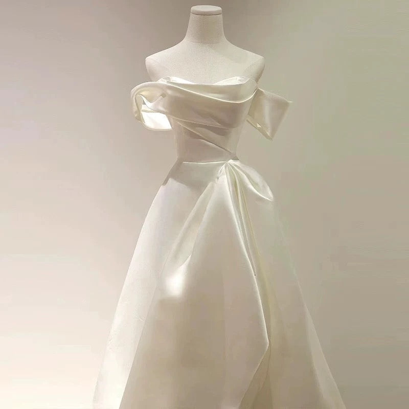 Timeless High Low Sweetheart Long Puffy Sleeves Satin Wedding Dresses With Ruffles