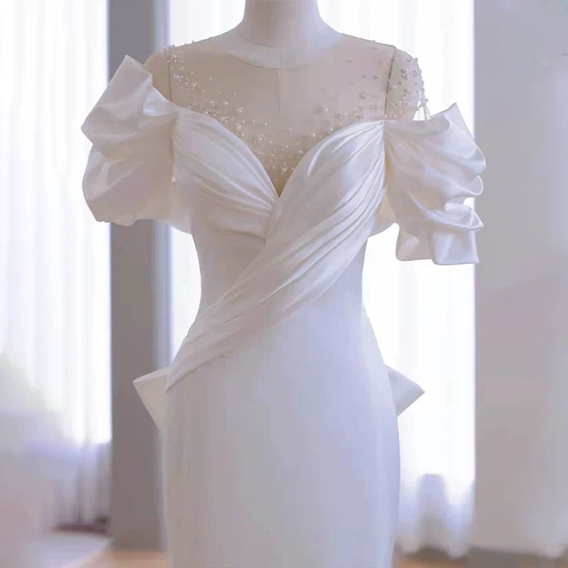 Sexy Mermaid Scoop Neckline Long White Wedding Dresses With Pearls