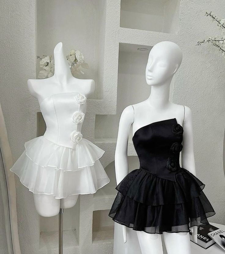 Simple Sleeveless Tulle A-Line Strapless Mini Short Black Homecoming Dress