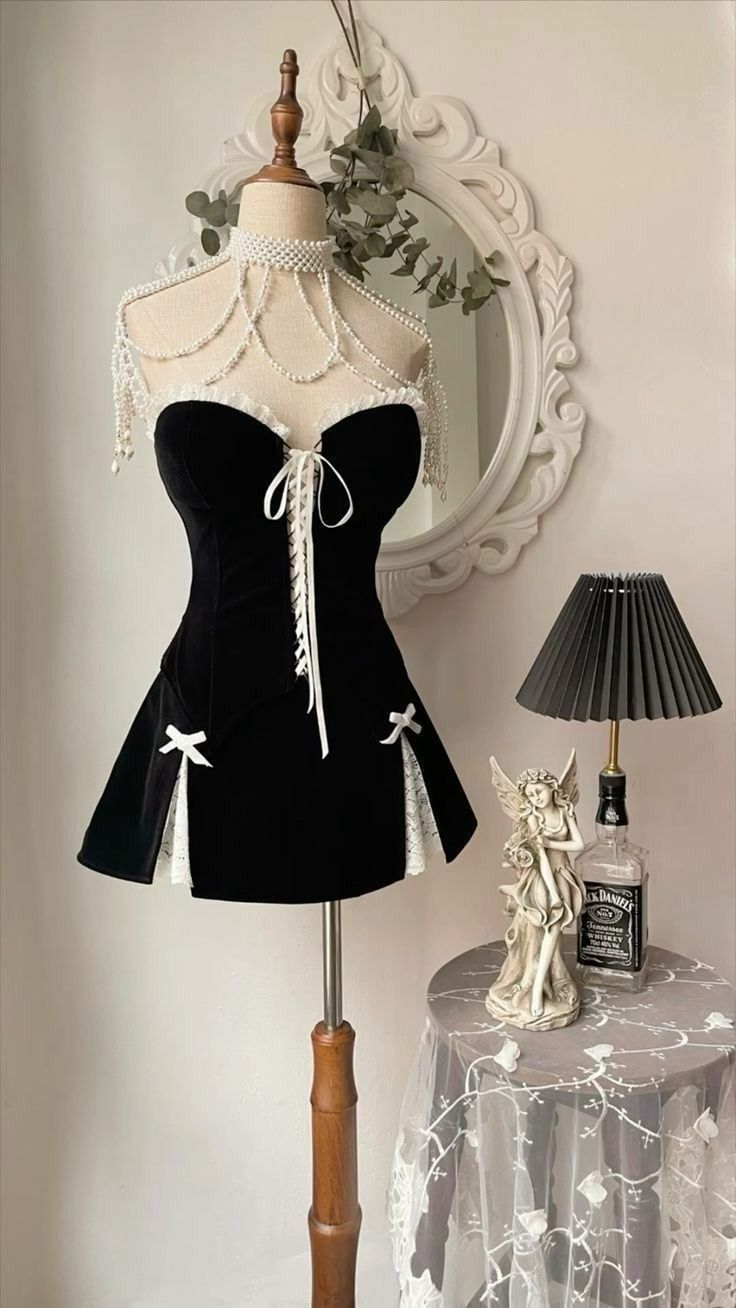 Sexy Sheath Sweetheart Black Ruffles Homecoming Dress Short Birthday Outfits