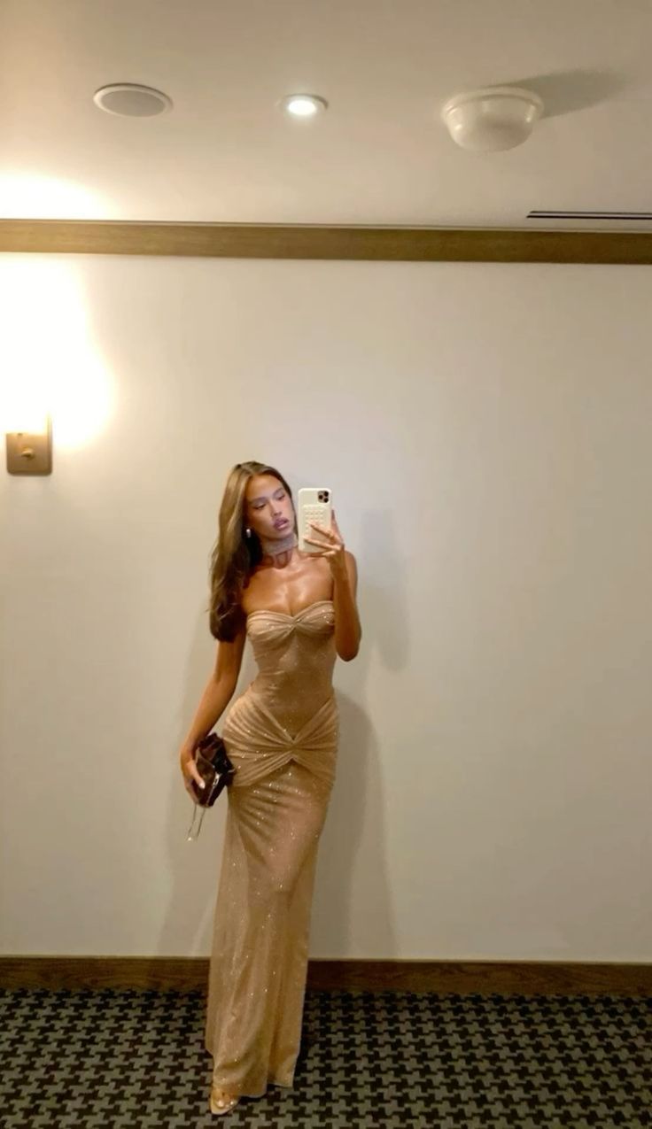 Sexy Mermaid Strapless Slim Fit Champagne Sequin Prom Dress Long Evening Dresses