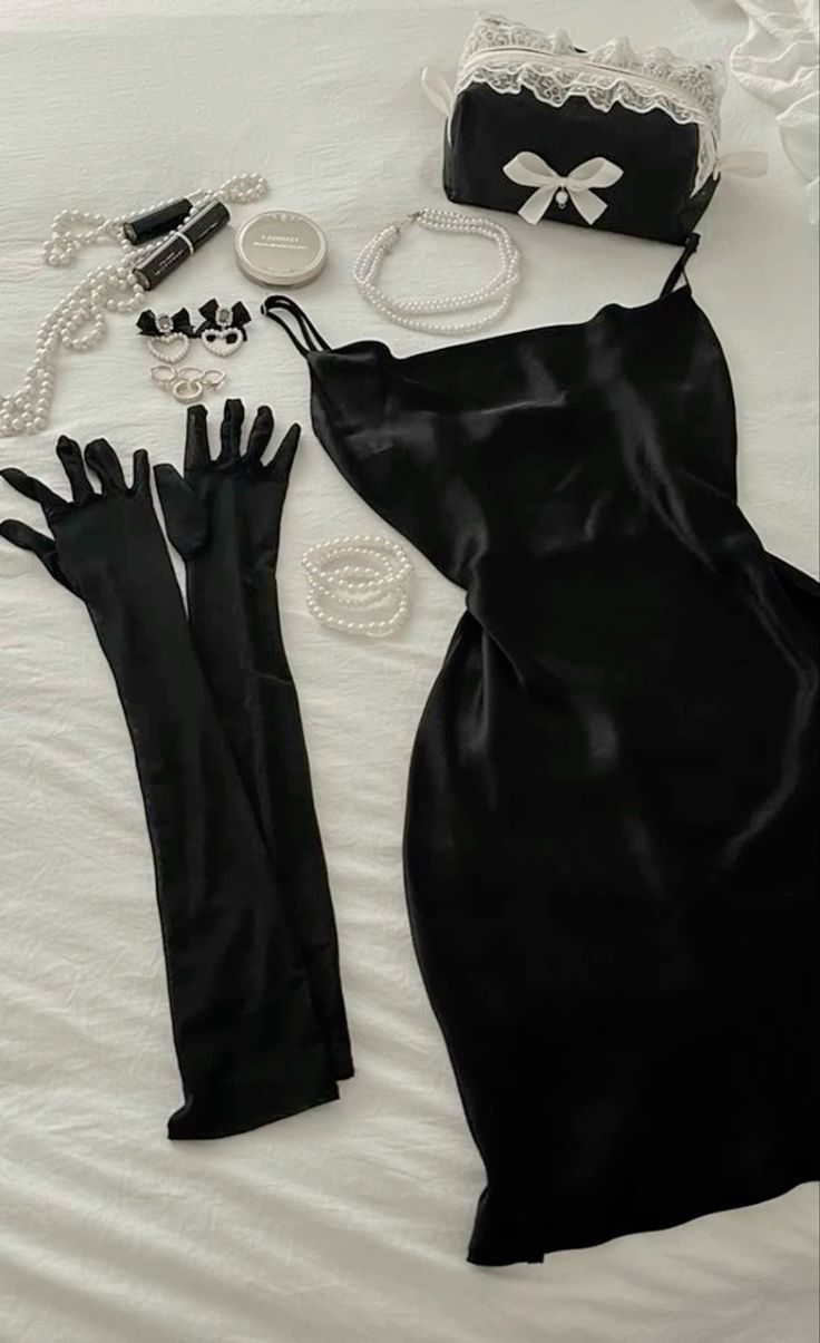 Simple A Line Straps Black Satin Short Homecoming Dresses 18th Birthday Outfits Little Black Dress