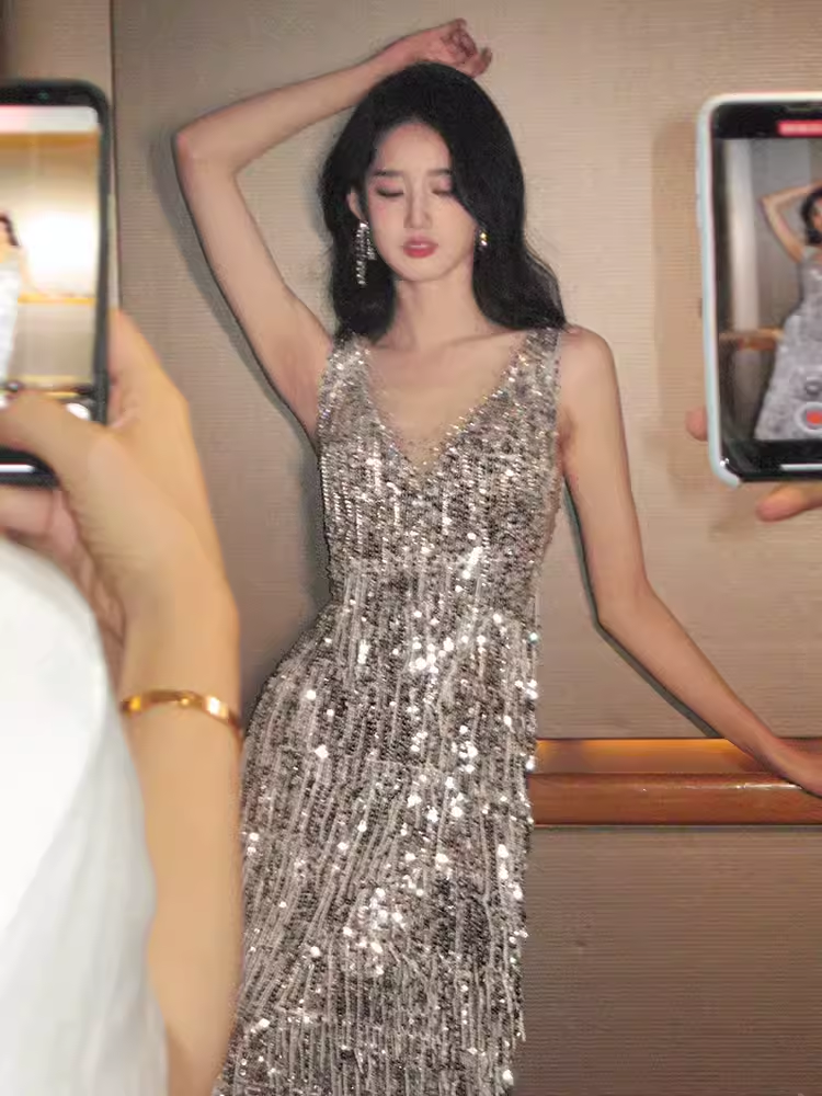 Modest Mermaid V Neckline Silver Sequin Slit Long Prom Dresses