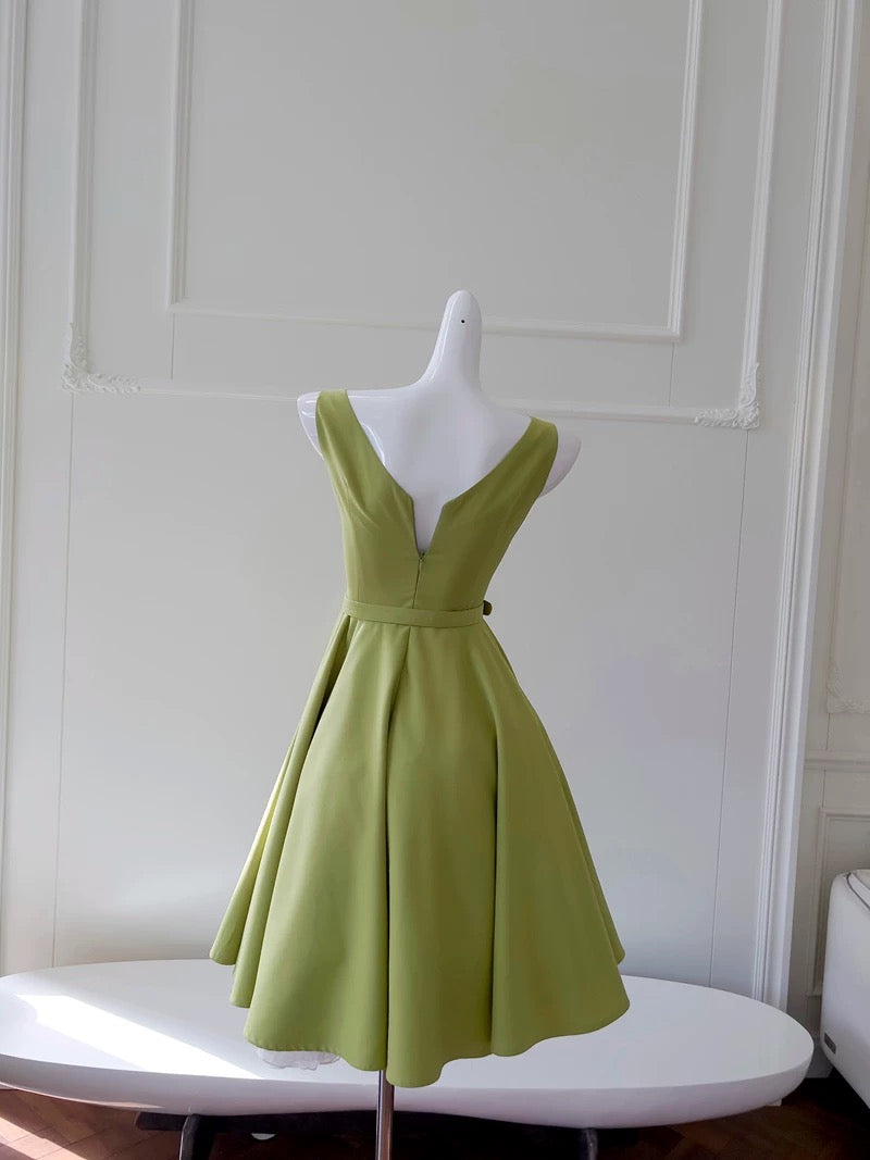 Simple A Line Straps Green Short Satin Homecoming Dresses 18th Birthday Outfit
