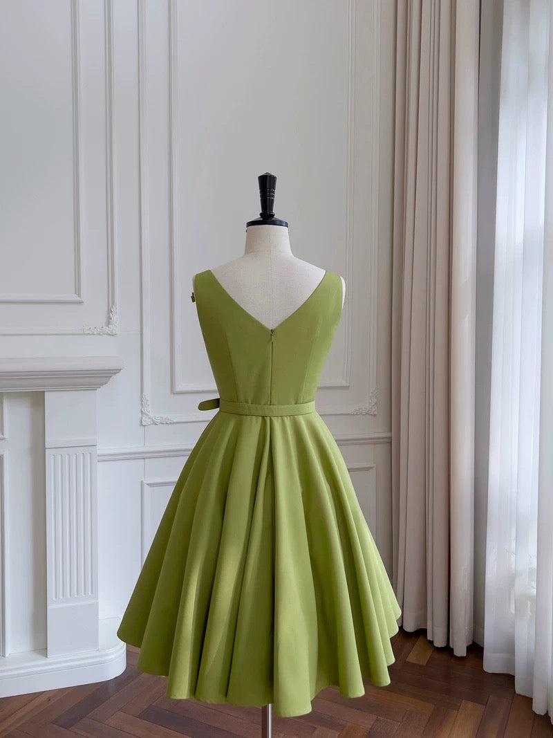 Simple A Line Straps Green Short Satin Homecoming Dresses 18th Birthday Outfit