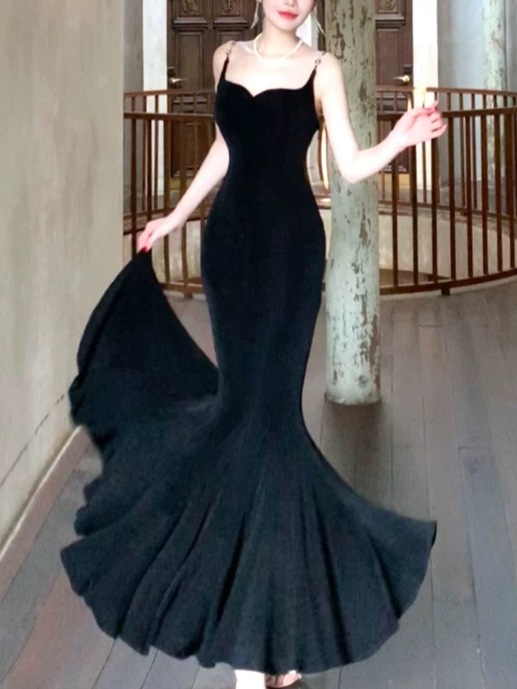 Pretty Sheath Spaghetti Straps Black Long Prom Dresses Evening Dress With Ruffles