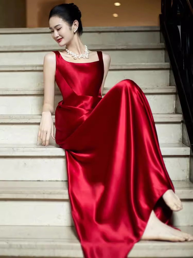 Sexy A Line Straps Red Satin Prom Dresses Long Birthday Outfits
