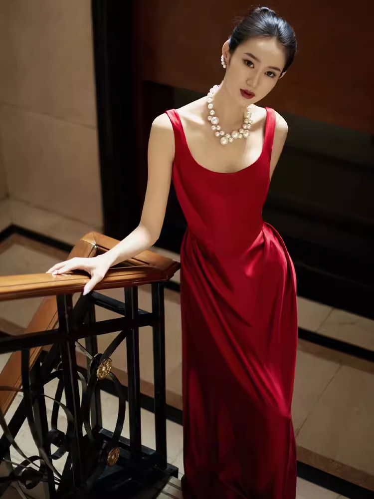 Sexy A Line Straps Red Satin Prom Dresses Long Birthday Outfits