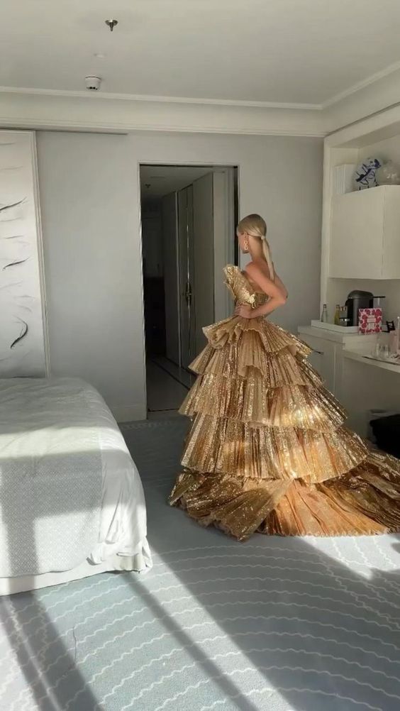 Fancy Ball Gown Strapless Gold Sequin Long Prom Dresses Evening Dress