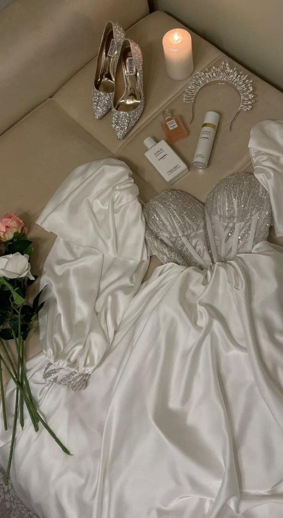 Fancy A Line Sweetheart Long Sleeves White Satin Prom Dresses Evening Dress With Beads