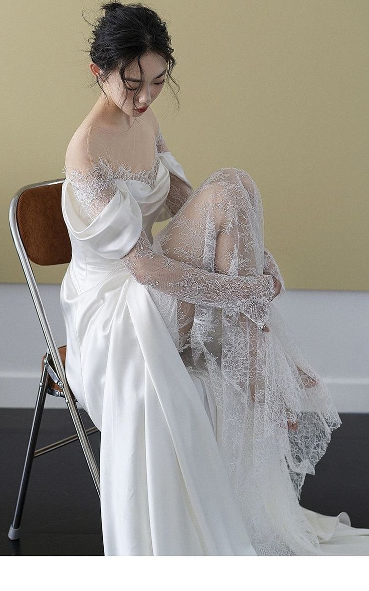 Romantic A line Scoop Neckline Lace Long Wedding Dresses