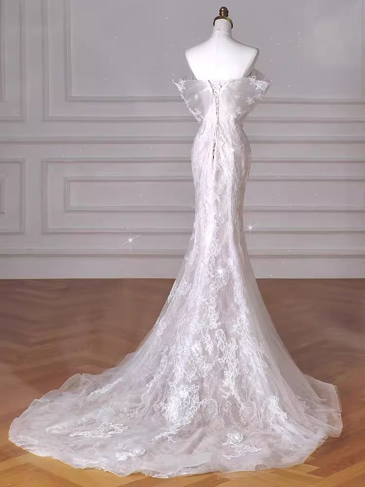 Vintage Mermaid Strapless Long White Lace Wedding Dresses