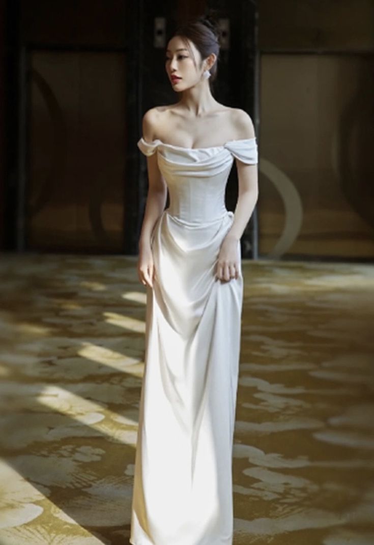 Vintage Mermaid Off Shoulder Wedding Dress White Wedding Dress
