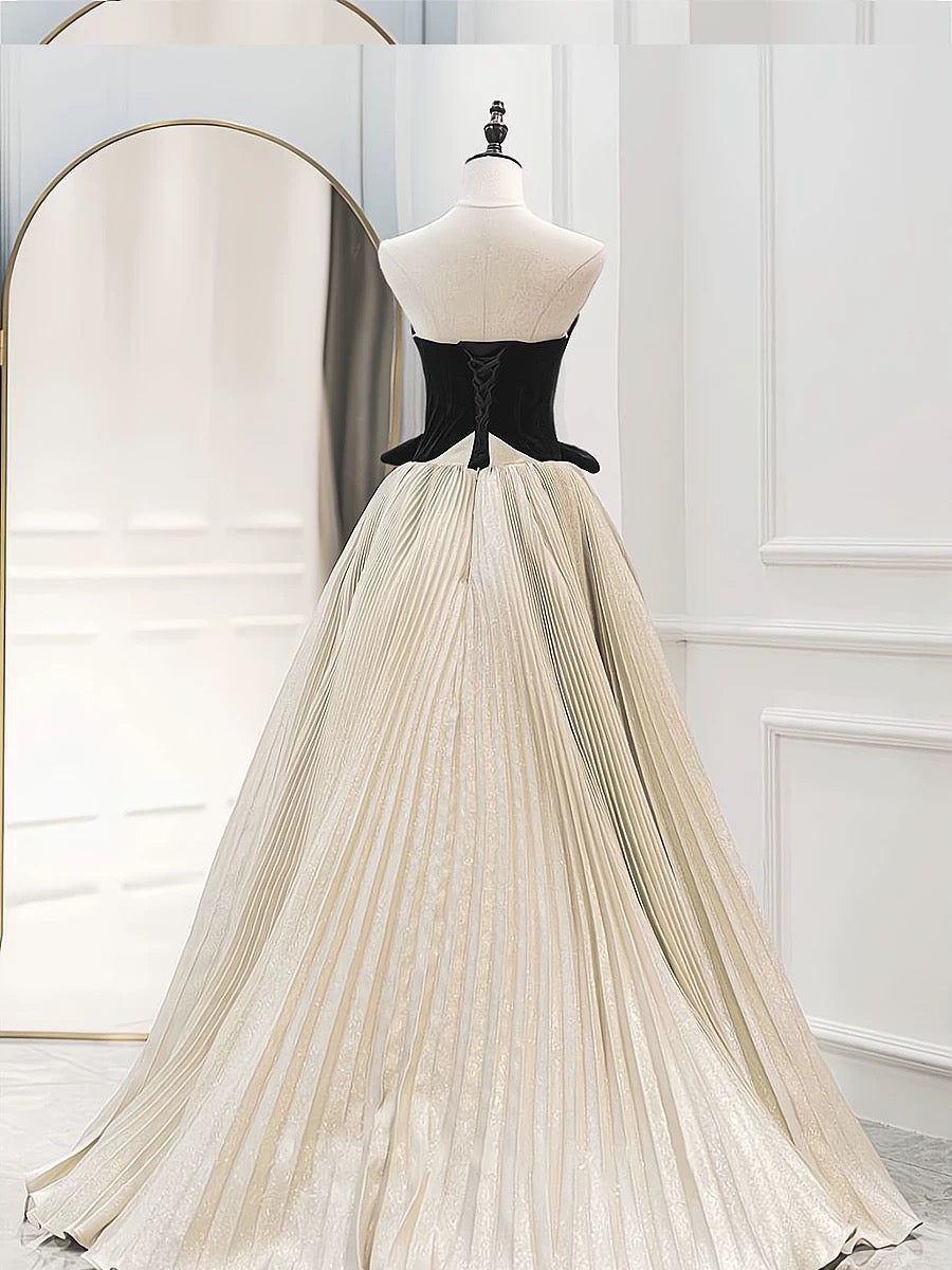Pretty Ball Gown Strapless Tulle Layers Long Champagne Ruffles Prom Dresses Sweet 16 Dresses With Gloves