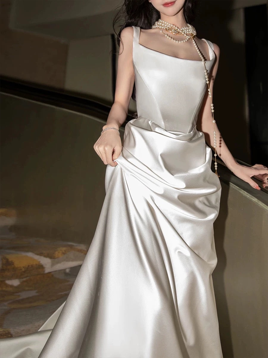 Chic Sheath Square Neckline Sleeveless White Satin Wedding Dresses With Ruffles