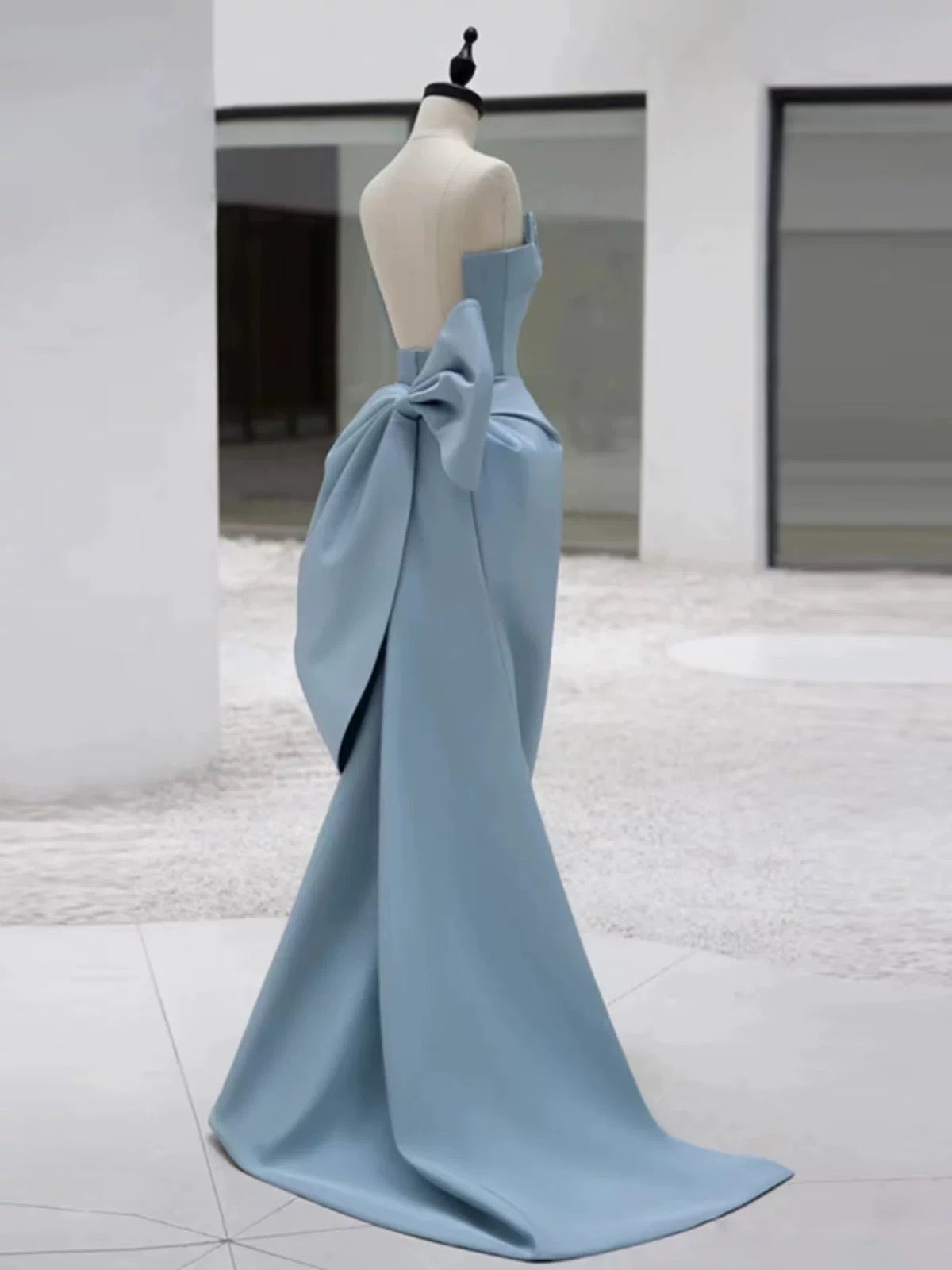 Pretty Sheath Strapless Blue Satin Long Prom Dress Evening Dresses With Bow