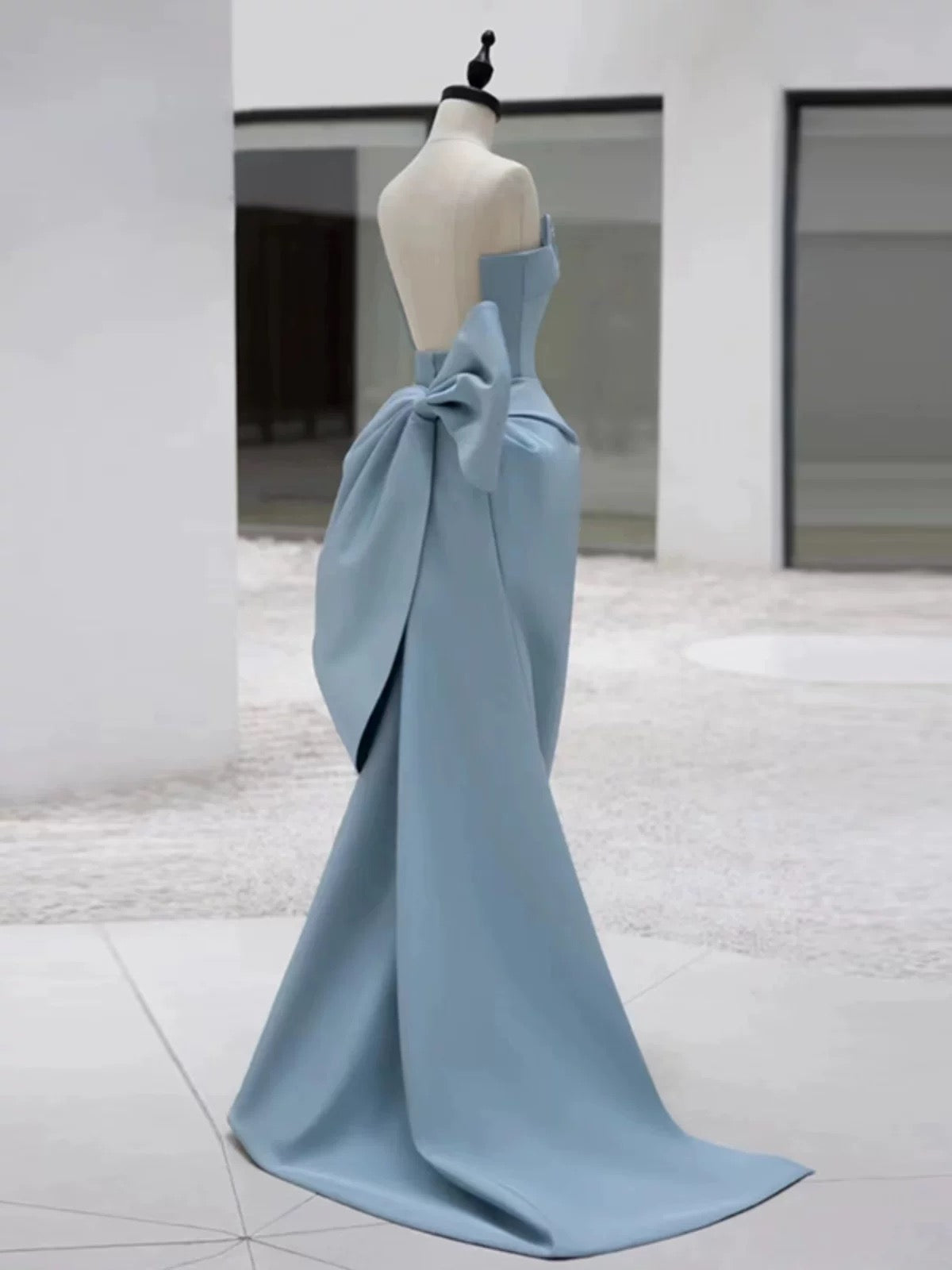 Pretty Sheath Strapless Blue Satin Long Prom Dress Evening Dresses With Bow