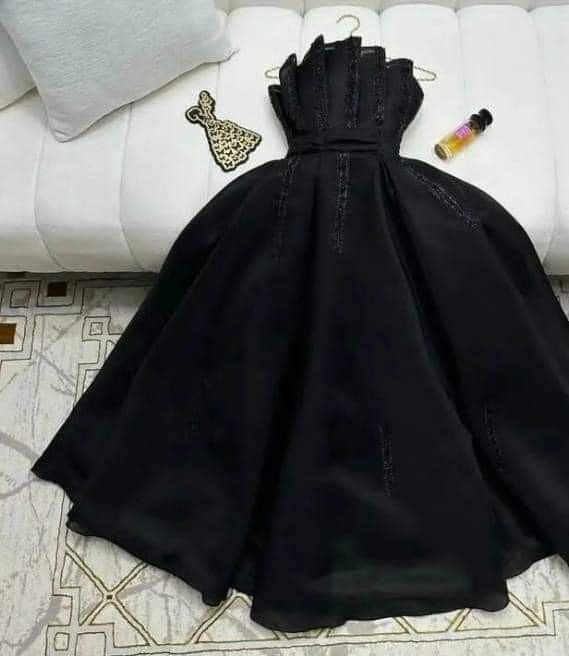 Sexy A line Strapless Black Chiffon Evening Dress Long Prom Dresses Party Dress With Ruffles