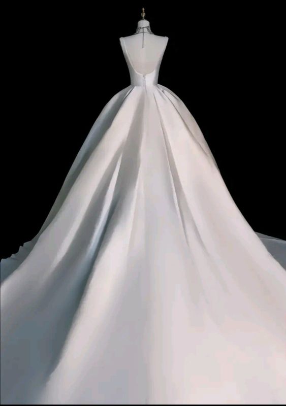 Elegant Ball Gown Satin Long White Wedding Dresses