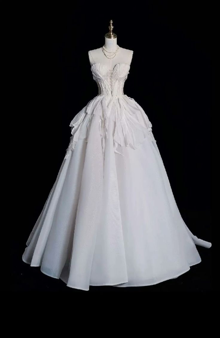 Elegant Ball Gown Sweeteart Satin Long White Wedding Dresses With Beads